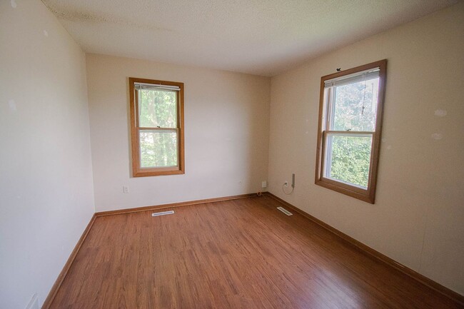 Photo - 104 21st St SW Unit B - Upper Floor