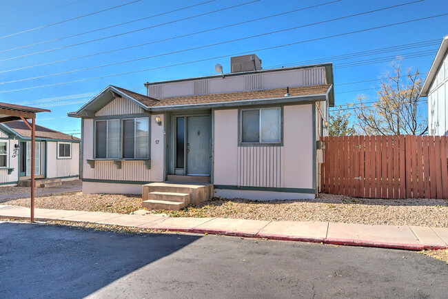 Great 3 bedroom and 2.5 bath home - 6 or 1... - Great 3 bedroom and 2.5 bath home - 6 or 1...