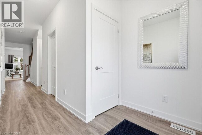 Photo - 110 Fergus Ave