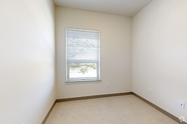 2BR, 1BA - 864SF - Bedroom 2 - SP Crossing Apartments