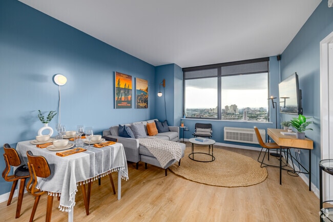 1BR, 1BA - 626SF - Dining/Living Room