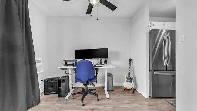 Photo - 1105 Jalna Blvd Unité 1010