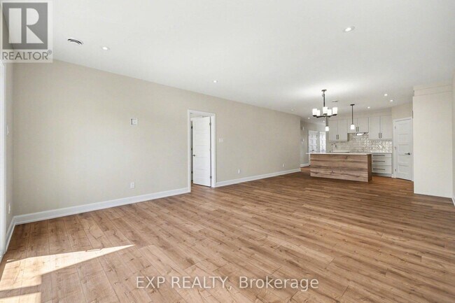 Photo - 448 Falcon Ln