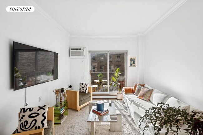 Photo - 114 E 27th St