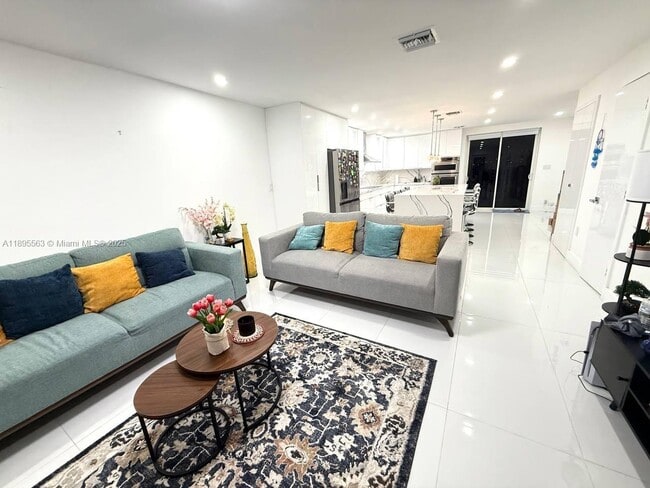 Photo - 10730 NW 7th St