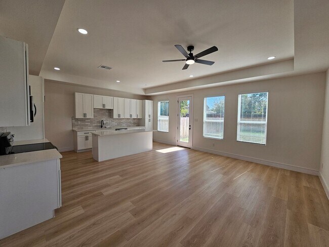 Photo - Ready for immediate move in!