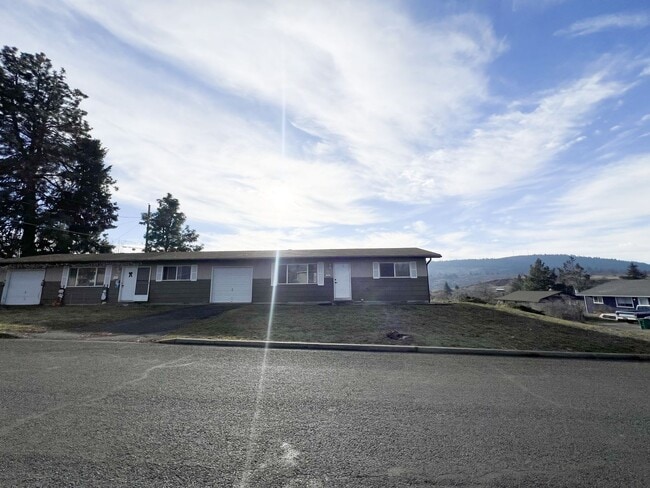 Building Photo - 928-932 N 6th Street Unit 932