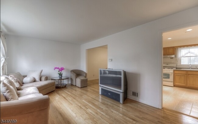 6 Glannon Rd