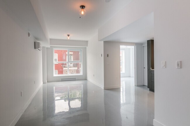 Photo - 4350 Av. de l'Hôtel-de-Ville Unit 202