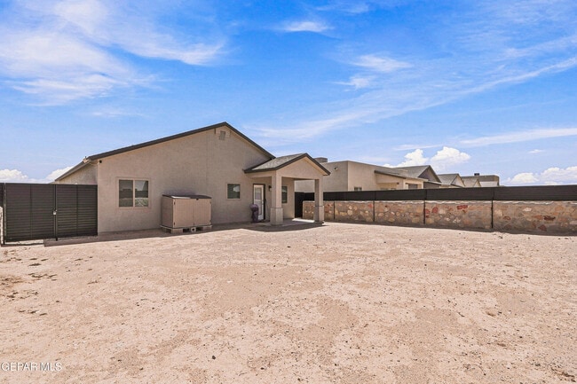 Photo - 13689 Flora Vista Ave