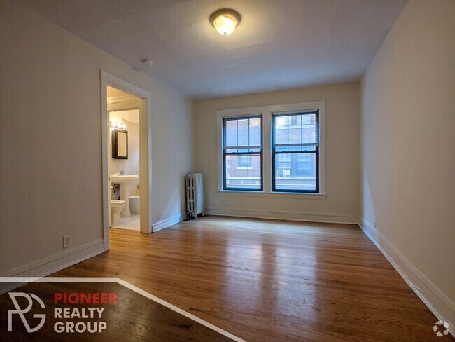 Building Photo - 534 W Cornelia Ave Unit 514-103 Rental