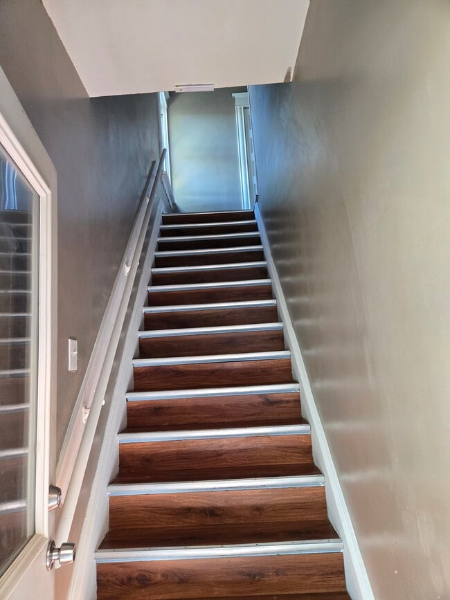 Photo - 2414 3rd St NE Unit 2