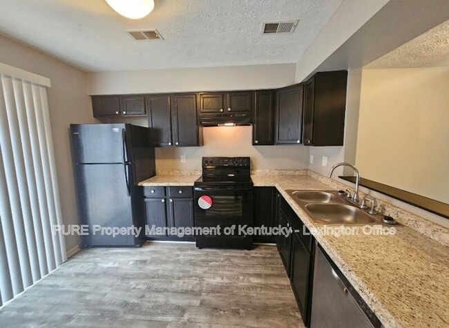 Photo - 2853 Snow Rd Unit 7