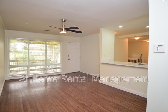 Photo - 3522 S Toledo Ave