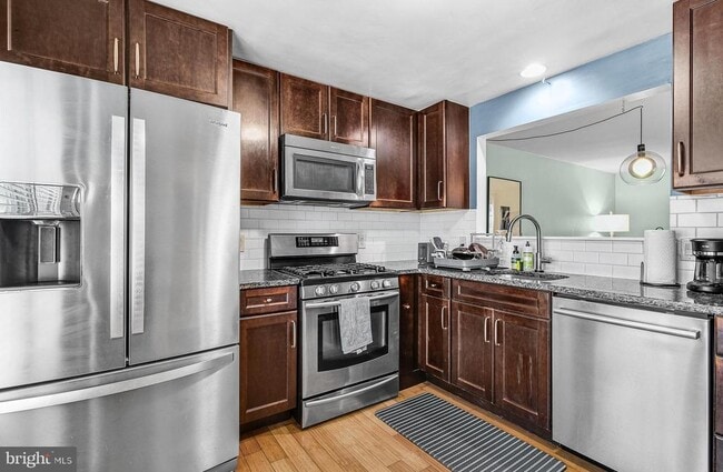 Building Photo - 829 N 4th St Rental