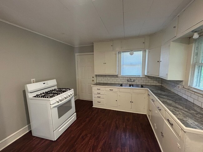 Photo - Large Bedroom Waco Home