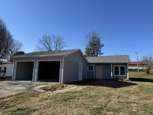 Building Photo - 317 Briarlea Dr