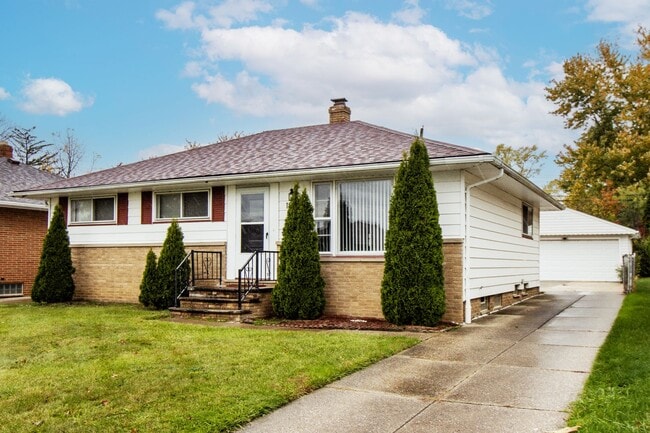 Photo - 15517 Shirley Ave