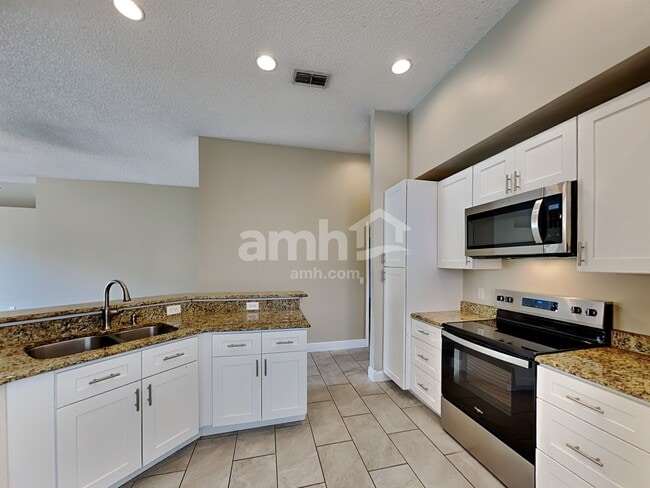 Photo - 3588 Foxcroft Cir