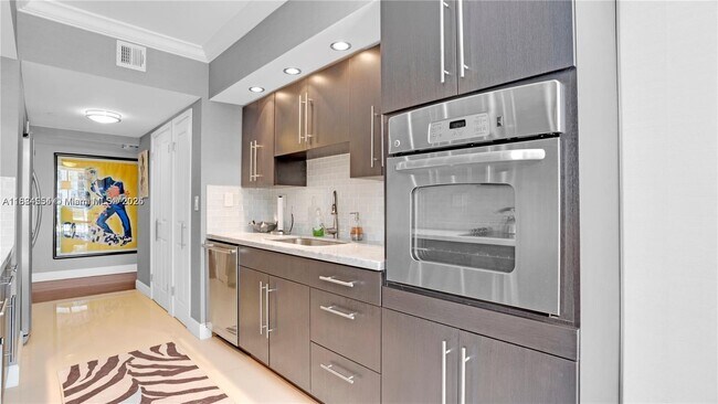 Photo - 19707 Turnberry Way Unidad 7D