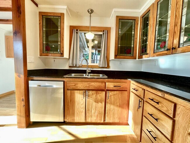 Photo - 8408 33rd St W