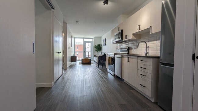 Photo - One Plus Den In Downtown Kitchener Unit 402