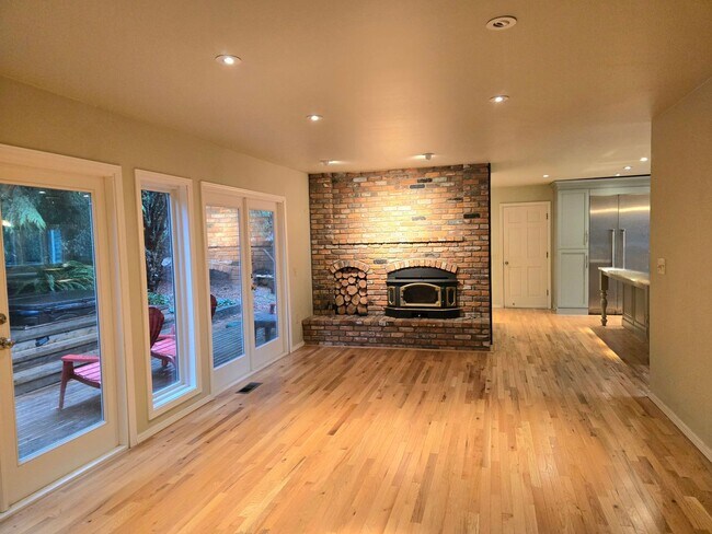 Photo - 5 Bedroom 4 Bathroom Home in Woodinville