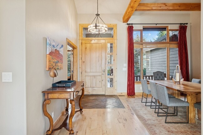 Photo - 6035 Mountain Ranch Dr