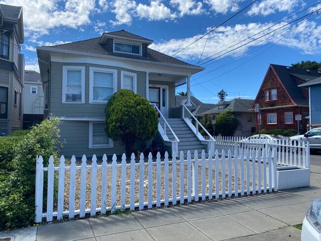 Photo - 2200 San Antonio Ave Unidad 2200 San Antonio  A