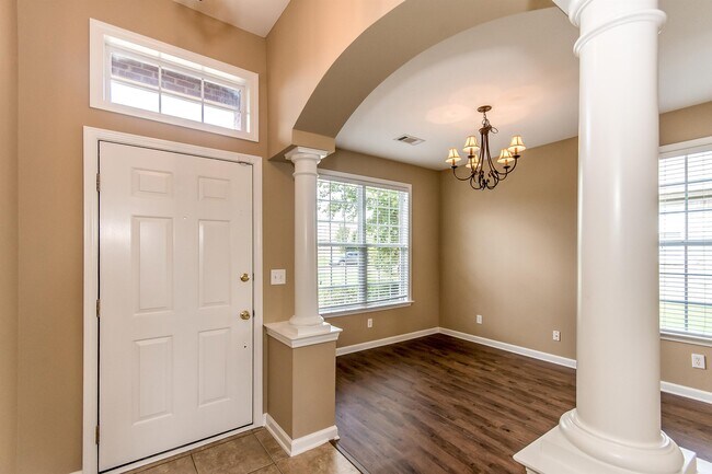 Photo - 9625 Helmsley Cir