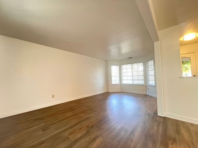Photo - 1342 Kingswood Dr