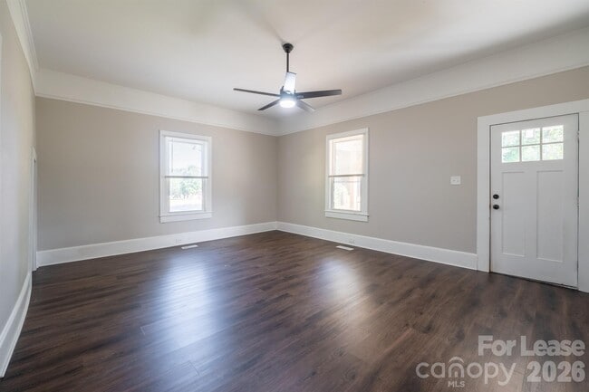 Photo - 809 Delane St