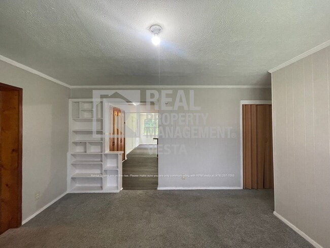 Photo - 3356 Tamplin Terrace