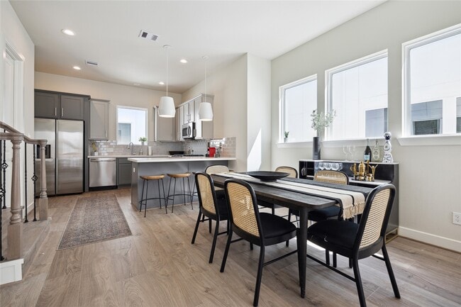 Photo - 137 Eastwood St