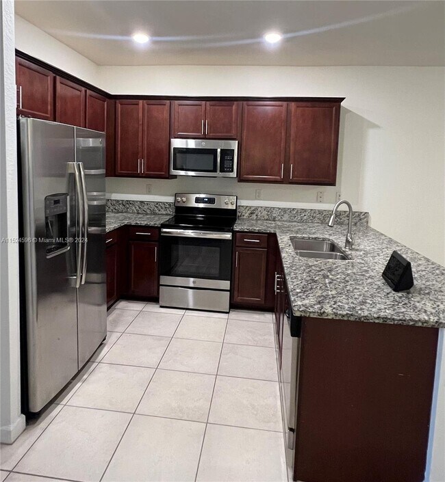 6495 N Anise Ct Townhome Townhome Rental in Davie FL