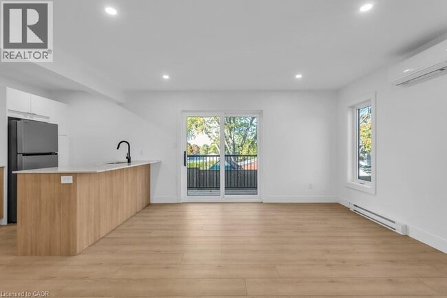 Photo - 215 Raglan St Unité 7