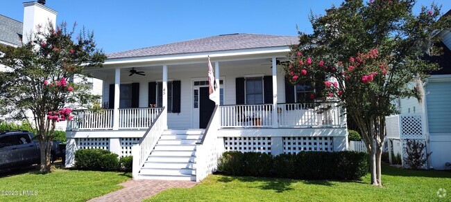 Building Photo - 45 Holbrook Dr Rental