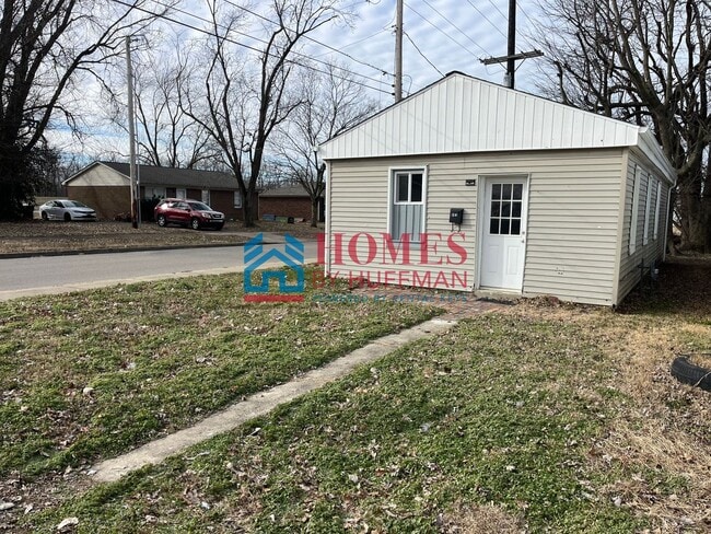 Building Photo - Two Bedroom House | Updated with Appliances