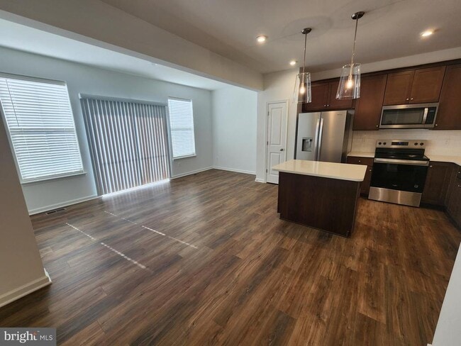 Photo - 477 Husky Trl