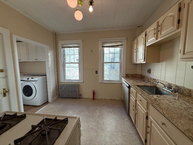 Photo - 8 Hastings St Unit 2