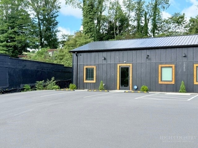 Building Photo - 1040 S Jefferson Ave