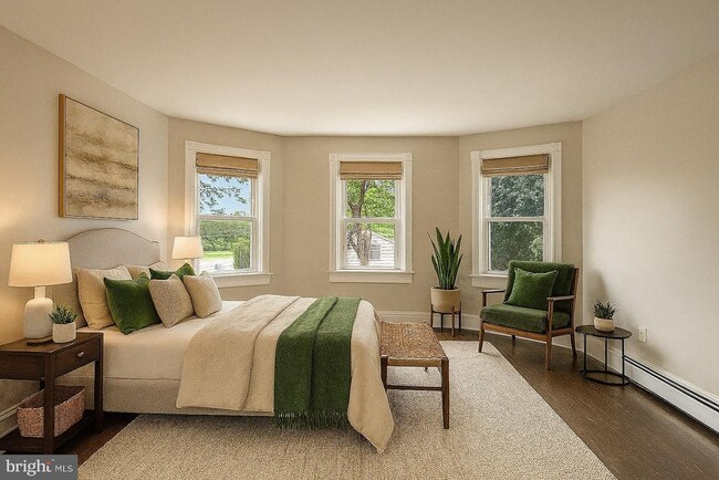 Photo - 134 S Main St