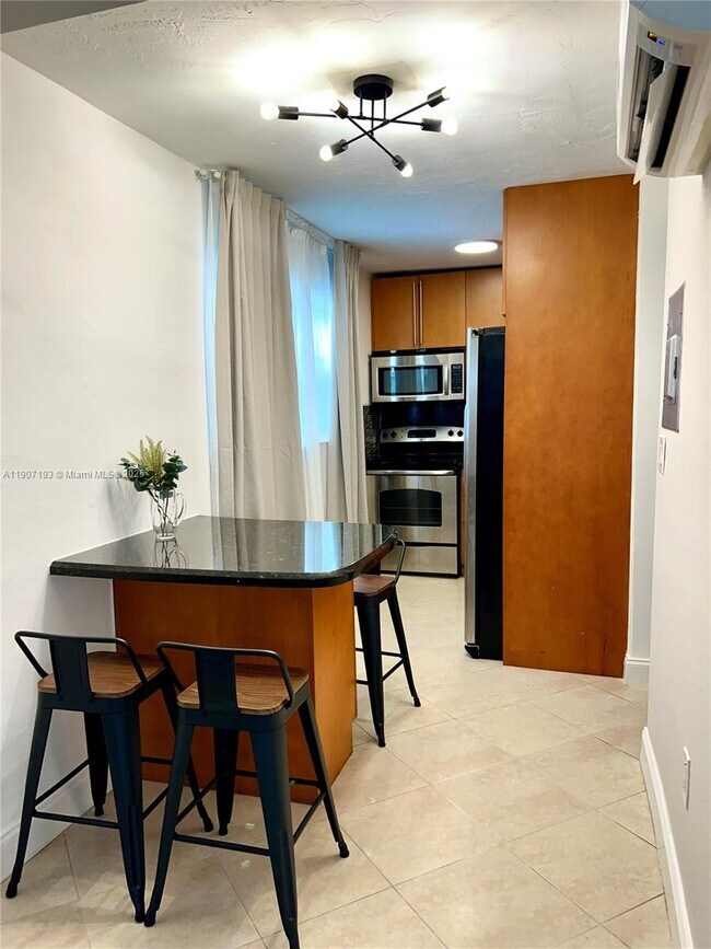 Photo - 919 Michigan Ave Unit 1