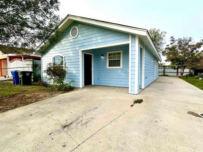 Photo - 2908 Green St