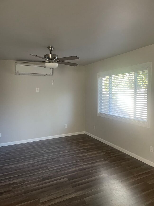 Photo - 5553 Elm Ln Unit B