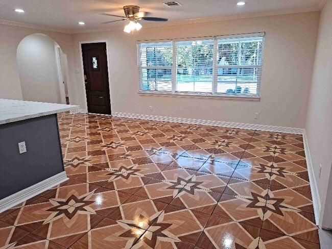 Photo - 303 Fresa Rd