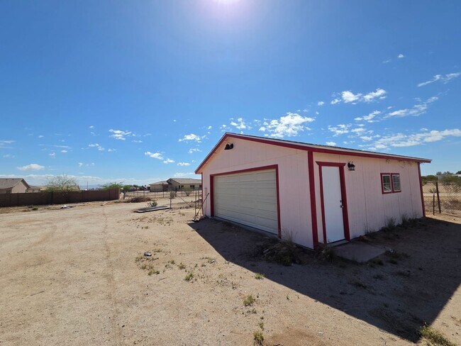 Photo - Queen Creek 3 bed / 2 bath on just under 5 Acres with private well! No HOA!
