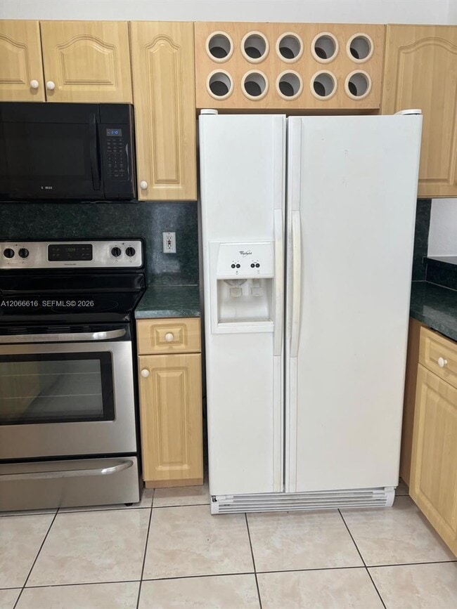 Building Photo - 2953 W 80th St Unit 204
