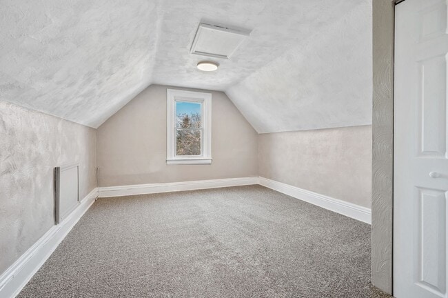 Photo - Updated 3 bedroom in Elliot Minutes from the West End Overlook!