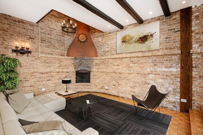 Photo - 2727 N Clark